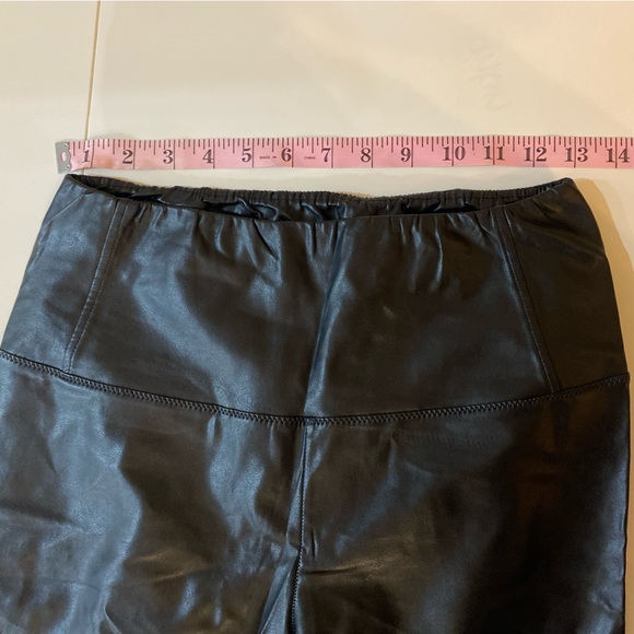 Wilfred Free Leggings Womens Medium Black Aritzia Daria Vegan Faux Leather M - Picture 6 of 8